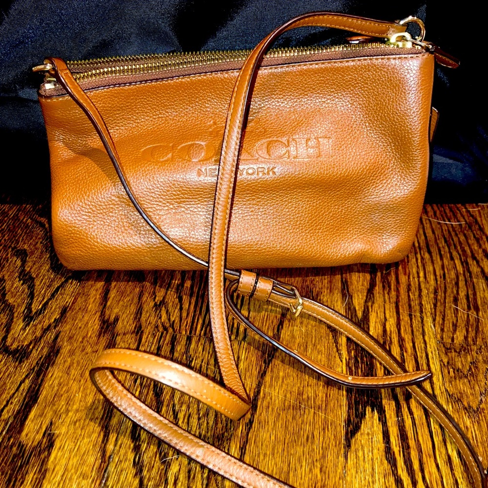 2000’s Vintage Coach Cross Body Bag